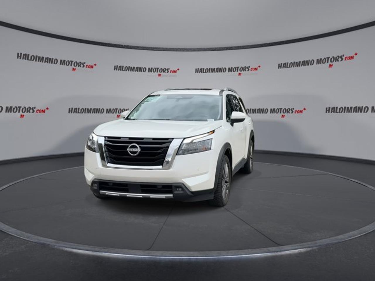 2024 Nissan Pathfinder SL 4WD | Leather Seats | 360 Camera | Heated Steering Wheel Photo2