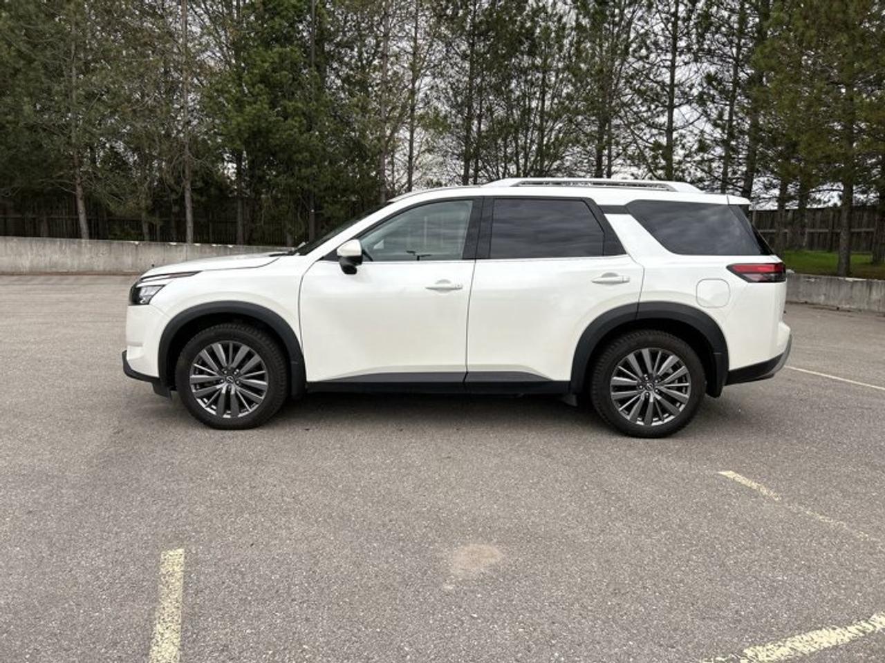 2024 Nissan Pathfinder SL 4WD | Leather Seats | 360 Camera | Heated Steering Wheel Photo