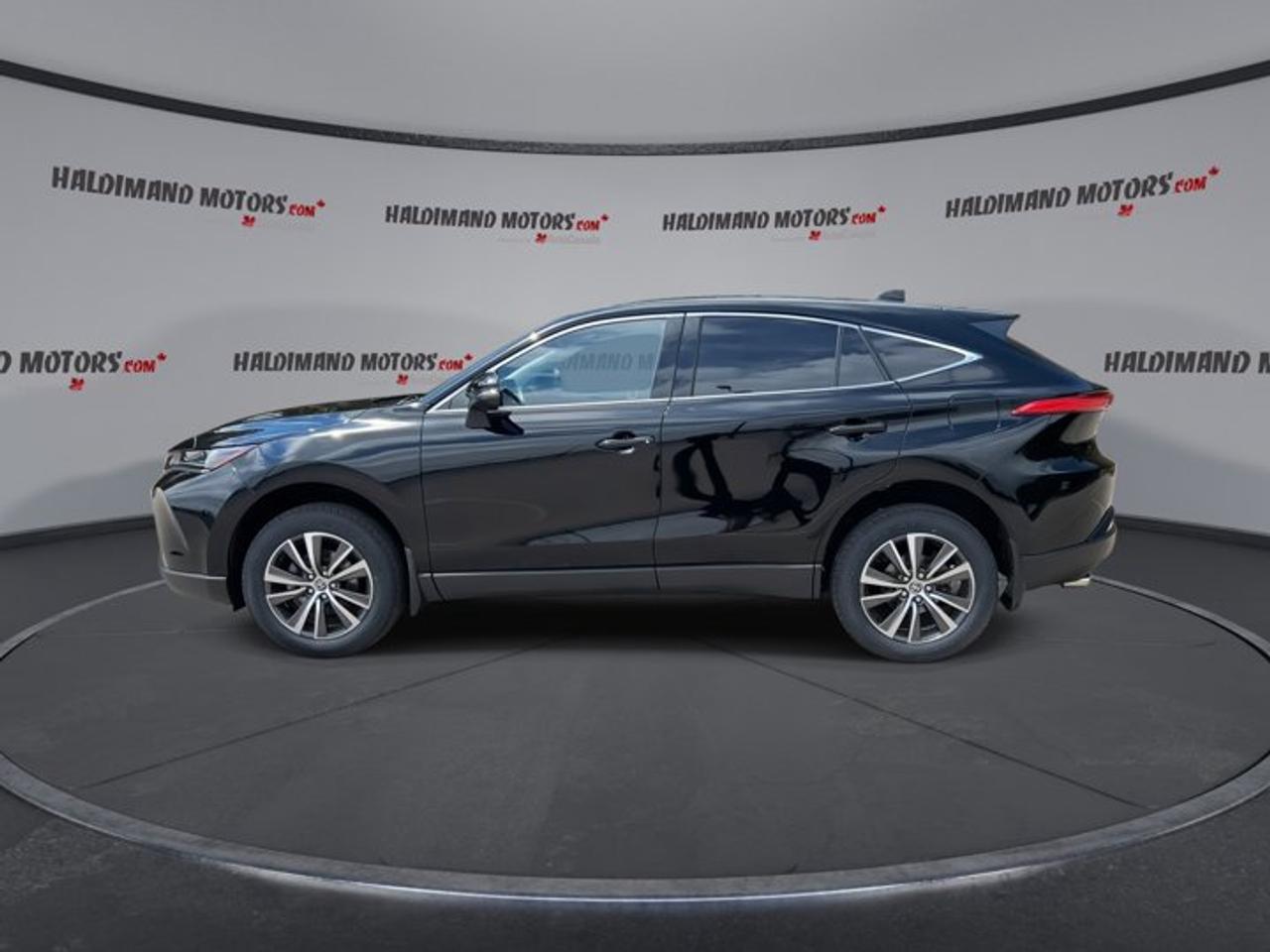 2023 Toyota Venza LE AWD | No Accidents | Adaptive Cruise Photo