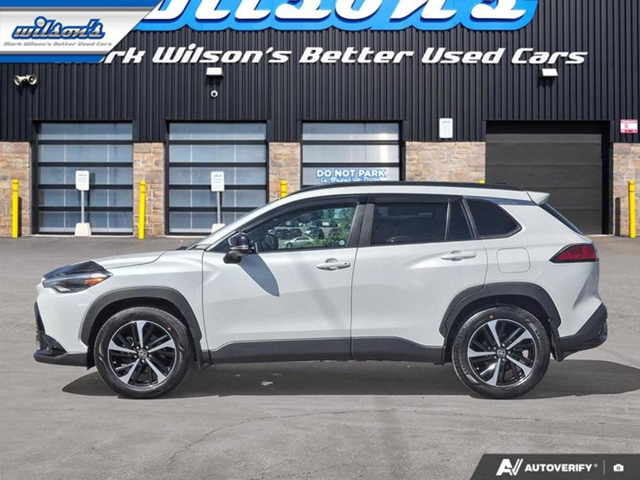 2025 Toyota Corolla Cross Hybrid XSE AWD | Sunroof | Leatherette | Power Seat | Heated Wheel + Seats | Radar Cruise and More ! Photo