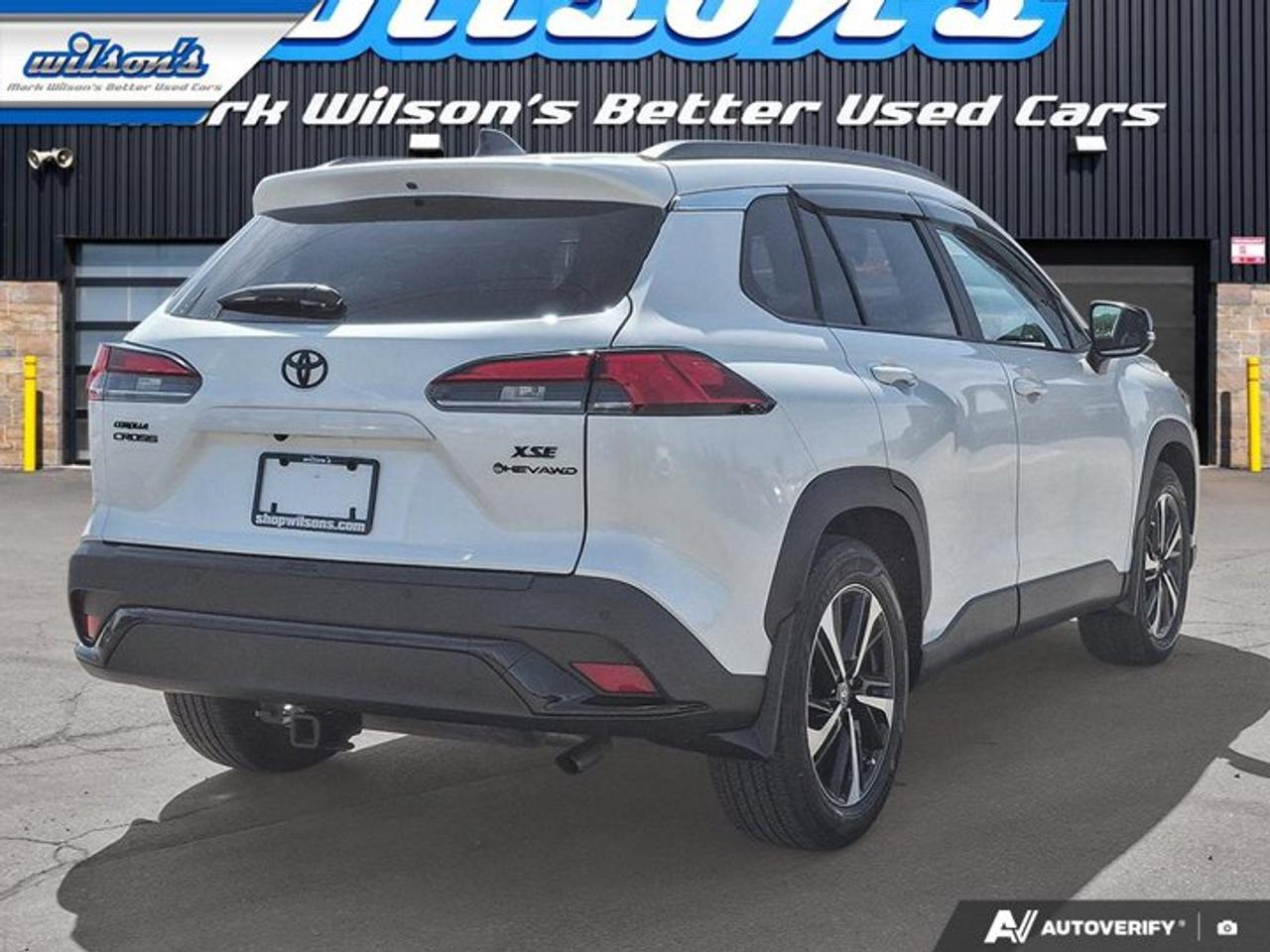 2025 Toyota Corolla Cross Hybrid XSE AWD | Sunroof | Leatherette | Power Seat | Heated Wheel + Seats | Radar Cruise and More ! Photo4