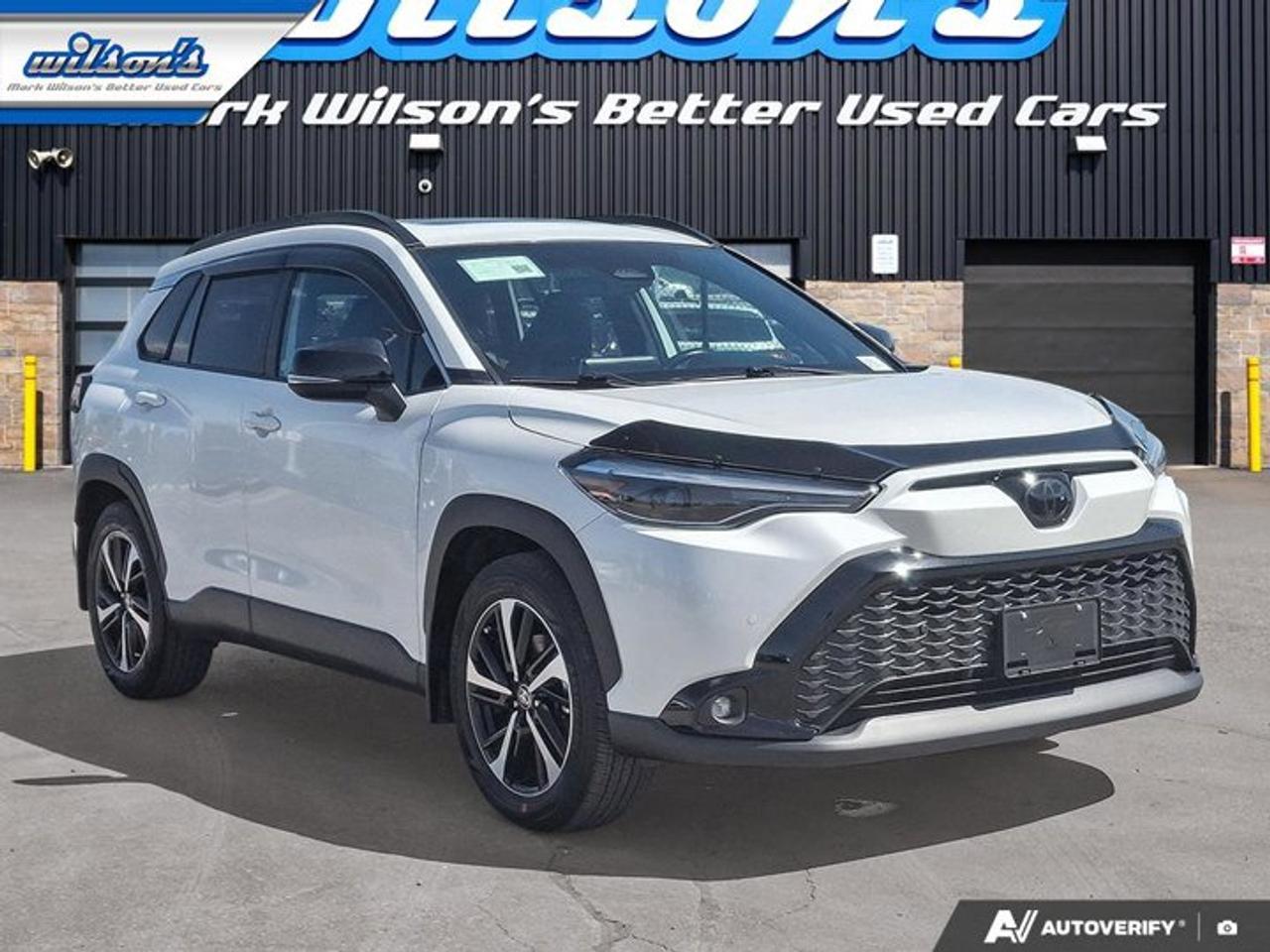 2025 Toyota Corolla Cross Hybrid XSE AWD | Sunroof | Leatherette | Power Seat | Heated Wheel + Seats | Radar Cruise and More ! Photo