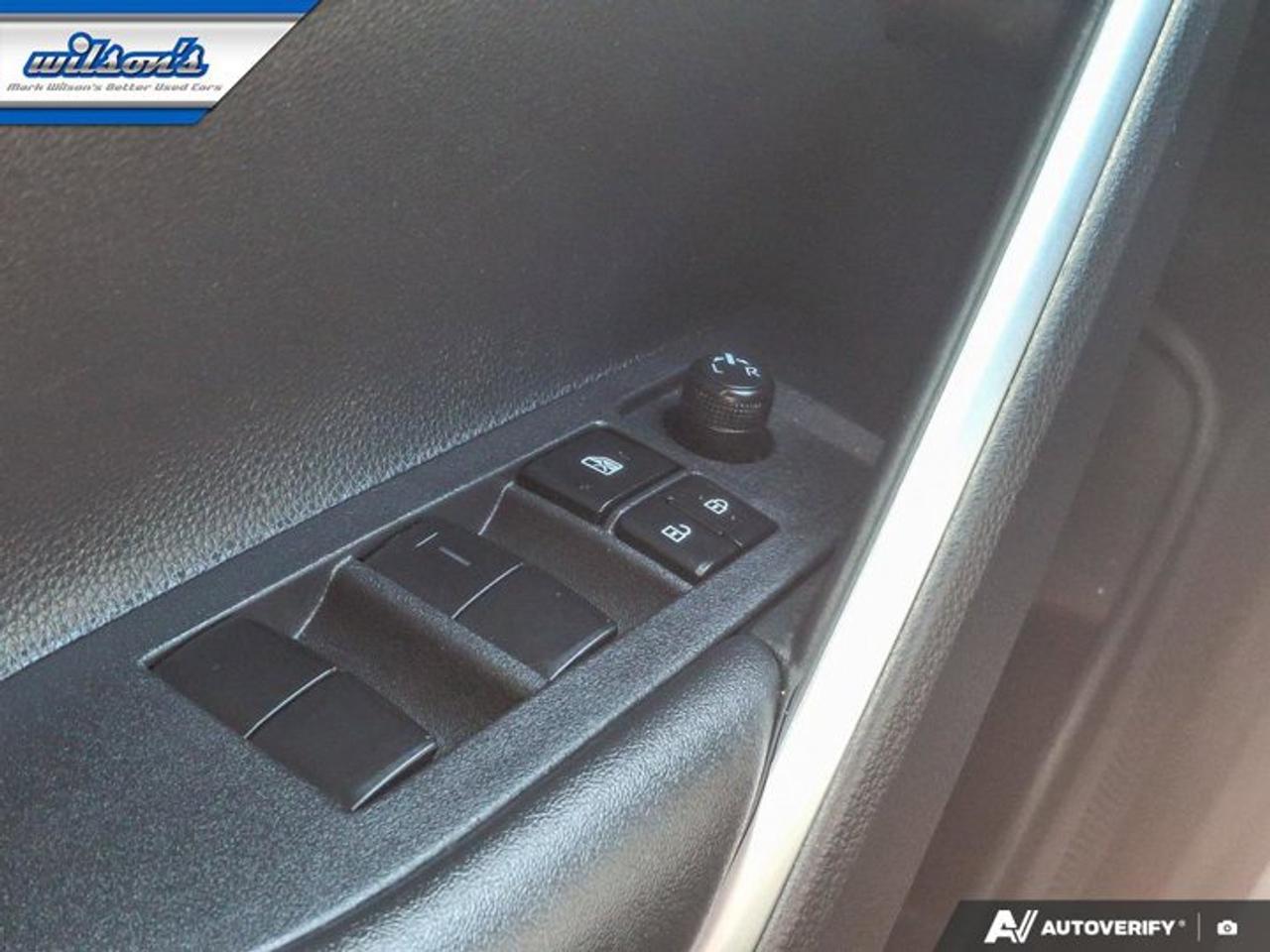 2025 Toyota Corolla Cross Hybrid XSE AWD | Sunroof | Leatherette | Power Seat | Heated Wheel + Seats | Radar Cruise and More ! Photo
