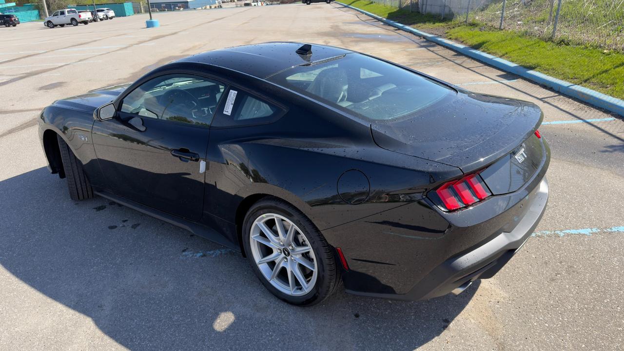 2026 Ford Mustang GT Premium Fastback Photo4