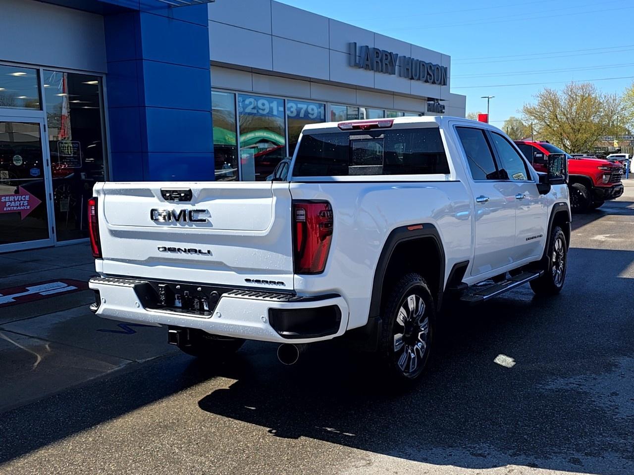 2026 GMC Sierra 2500 HD Crew Cab Standard Box 4-Wheel Drive Denali Photo
