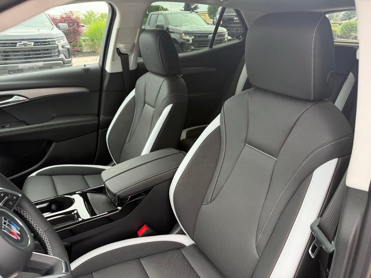 2026 Buick Envision AWD 4dr Sport Touring Photo4