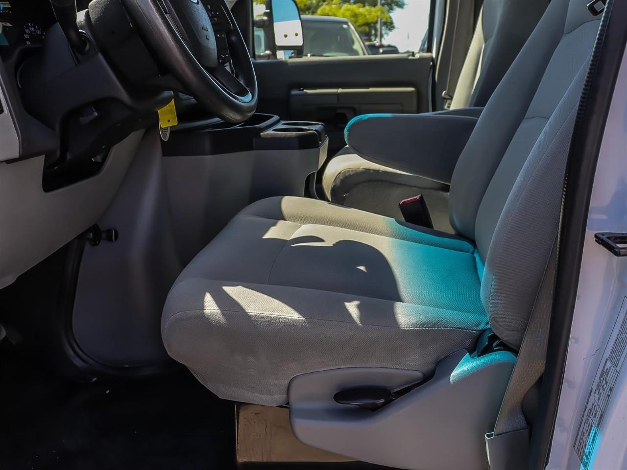 2024 Ford E450 Cutaway Power Lift Gate | 16' Cube Van | Photo