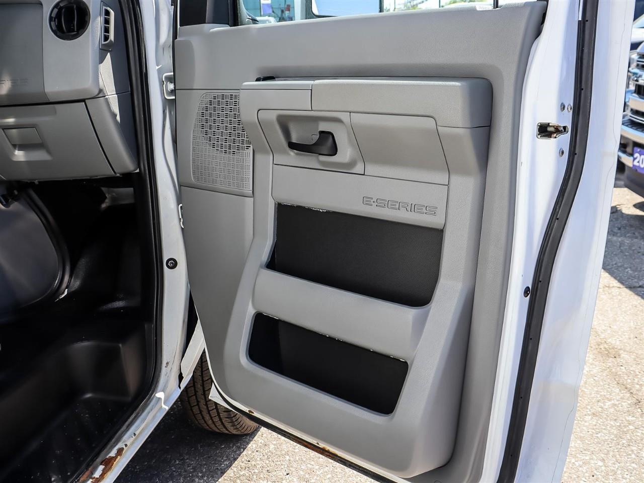 2024 Ford E450 Cutaway Power Lift Gate | 16' Cube Van | Photo