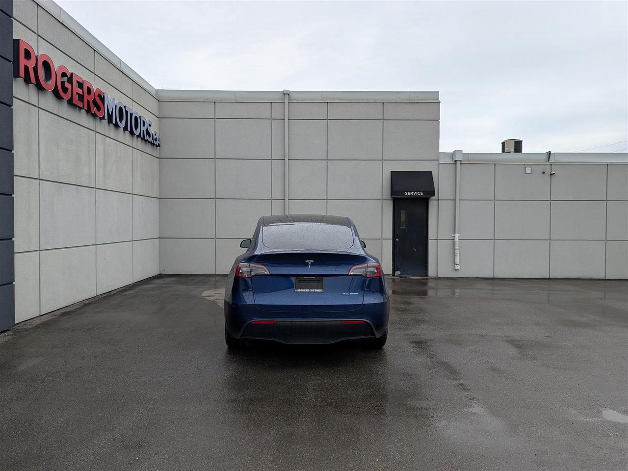 2022 Tesla Model Y LONG RANGE AWD - DUAL MOTOR Photo3