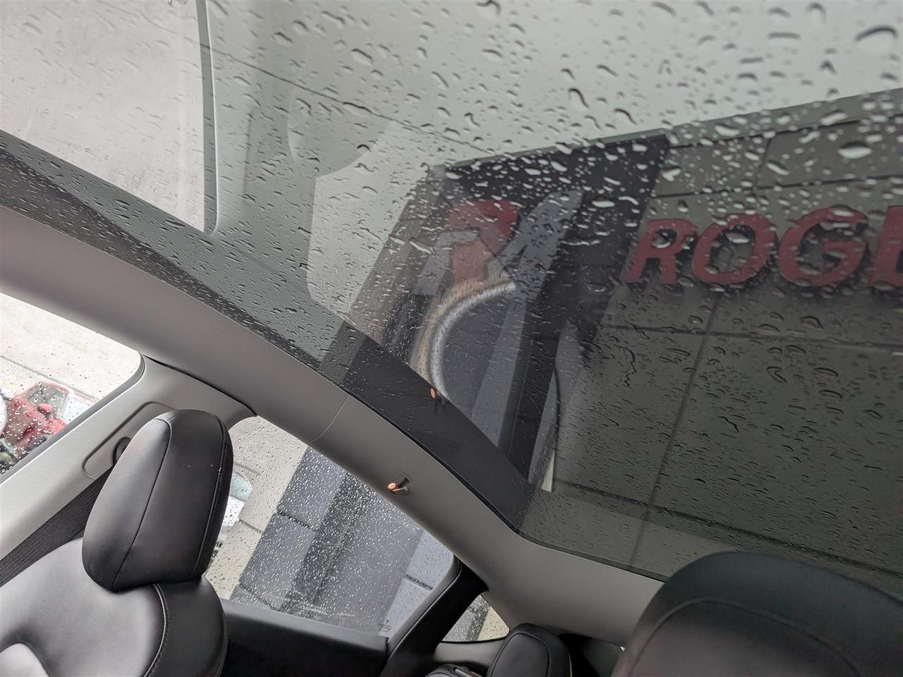 2022 Tesla Model Y LONG RANGE AWD - DUAL MOTOR Photo
