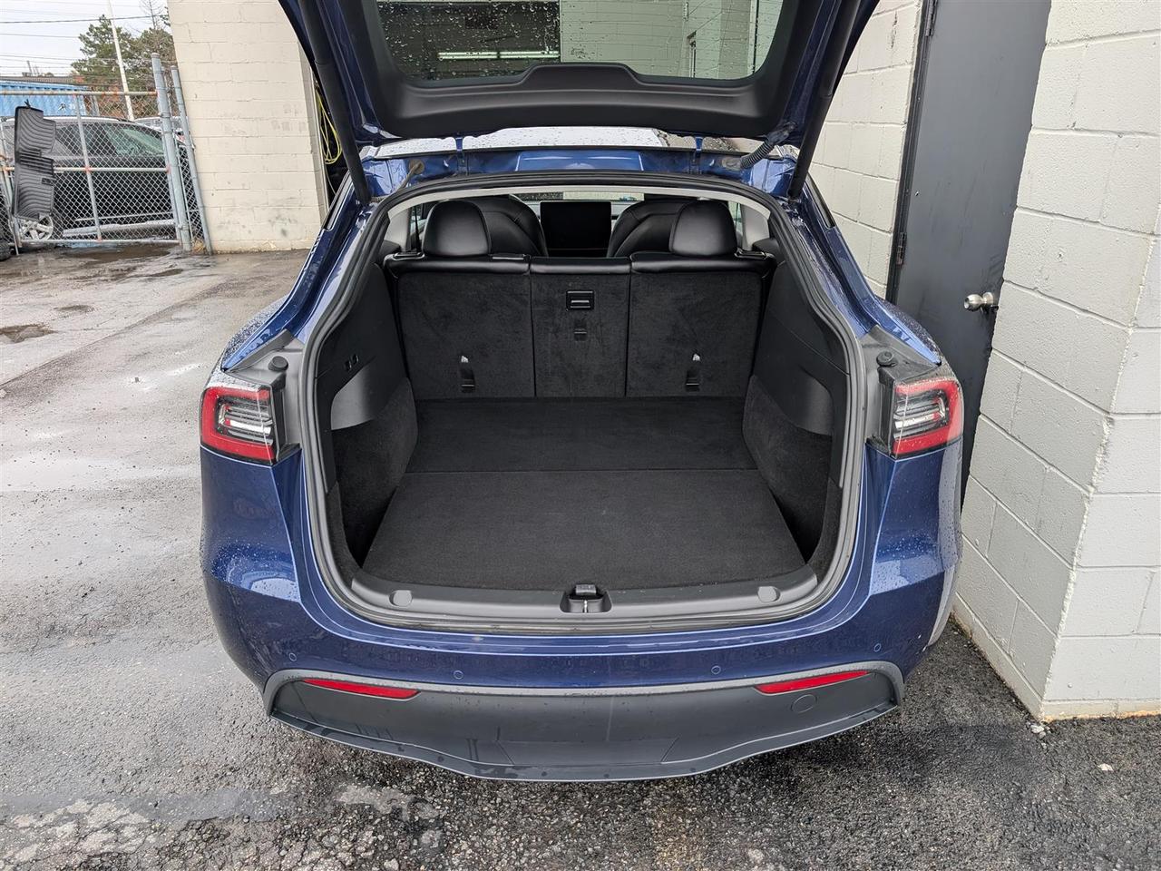 2022 Tesla Model Y LONG RANGE AWD - DUAL MOTOR Photo