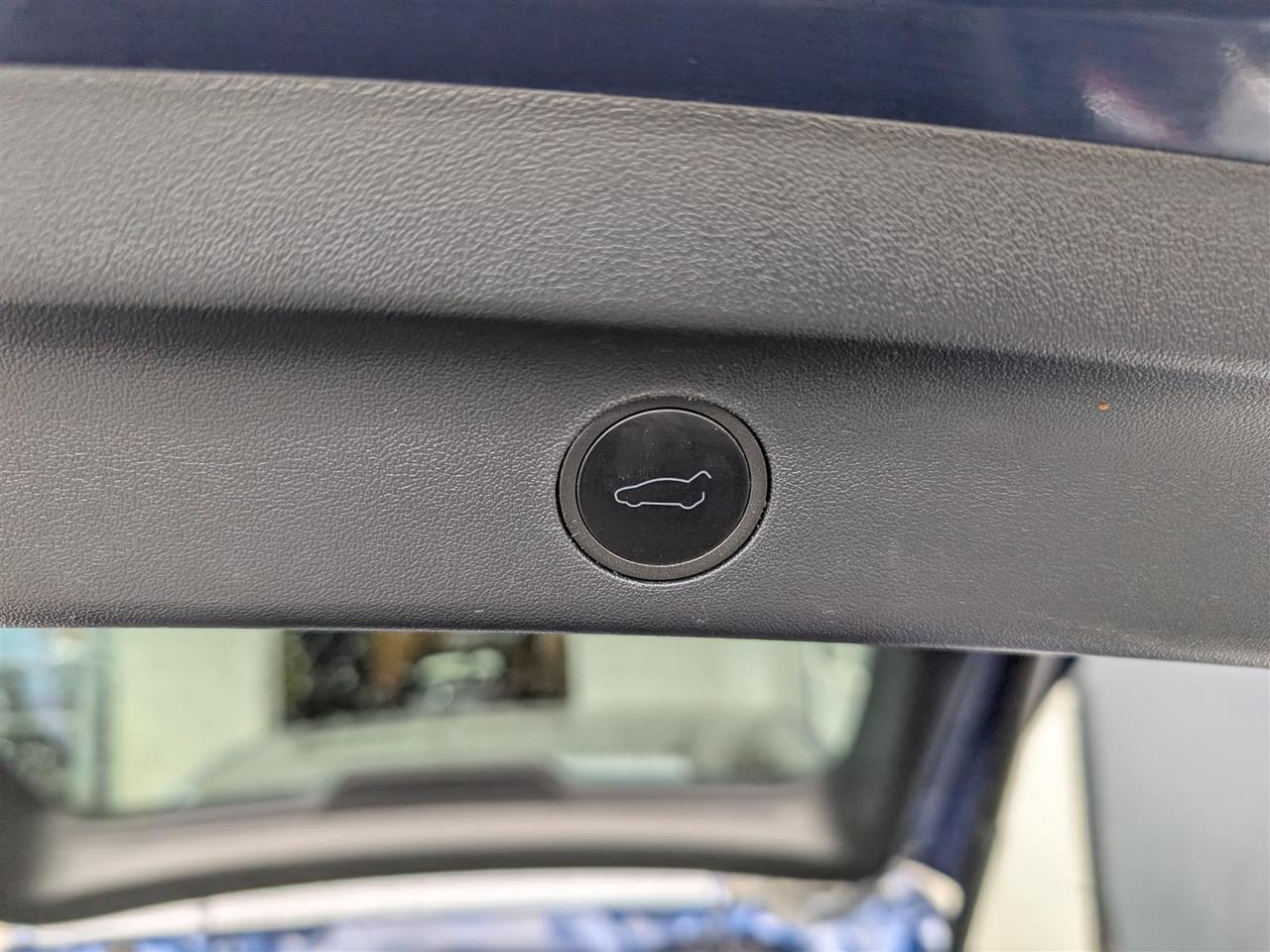 2022 Tesla Model Y LONG RANGE AWD - DUAL MOTOR Photo