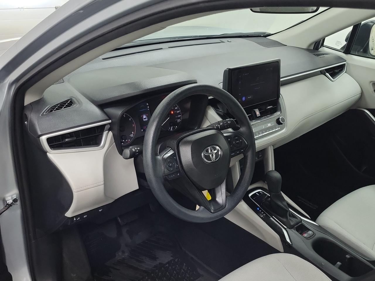 2025 Toyota Corolla Cross L | NO ACCIDENTS | ONE OWNER Photo