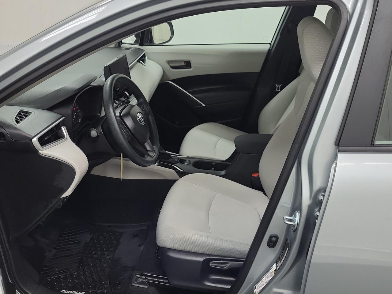 2025 Toyota Corolla Cross L | NO ACCIDENTS | ONE OWNER Photo