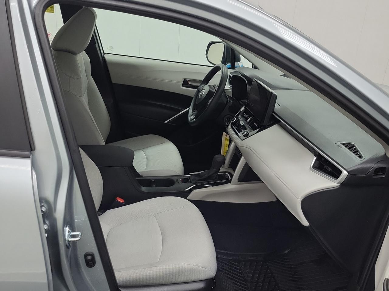 2025 Toyota Corolla Cross L | NO ACCIDENTS | ONE OWNER Photo