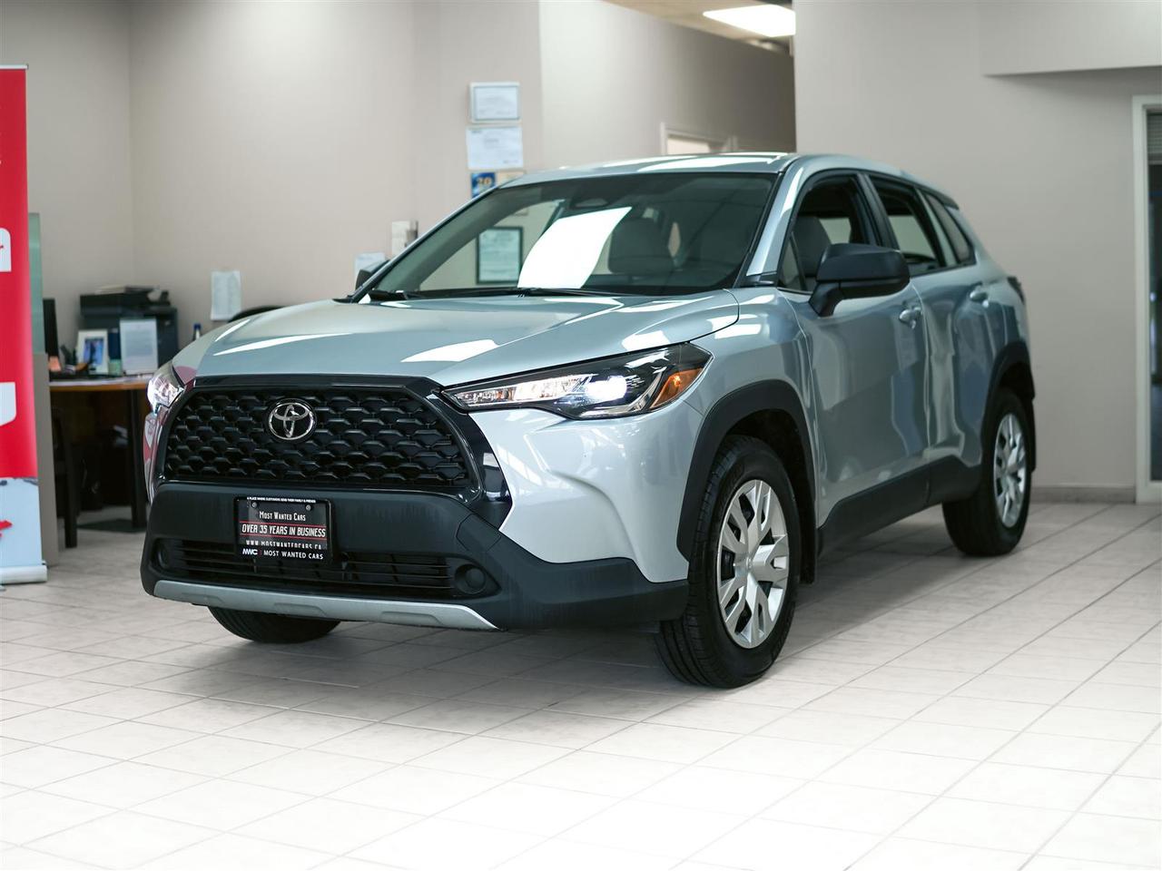 2025 Toyota Corolla Cross L | NO ACCIDENTS | ONE OWNER Photo3