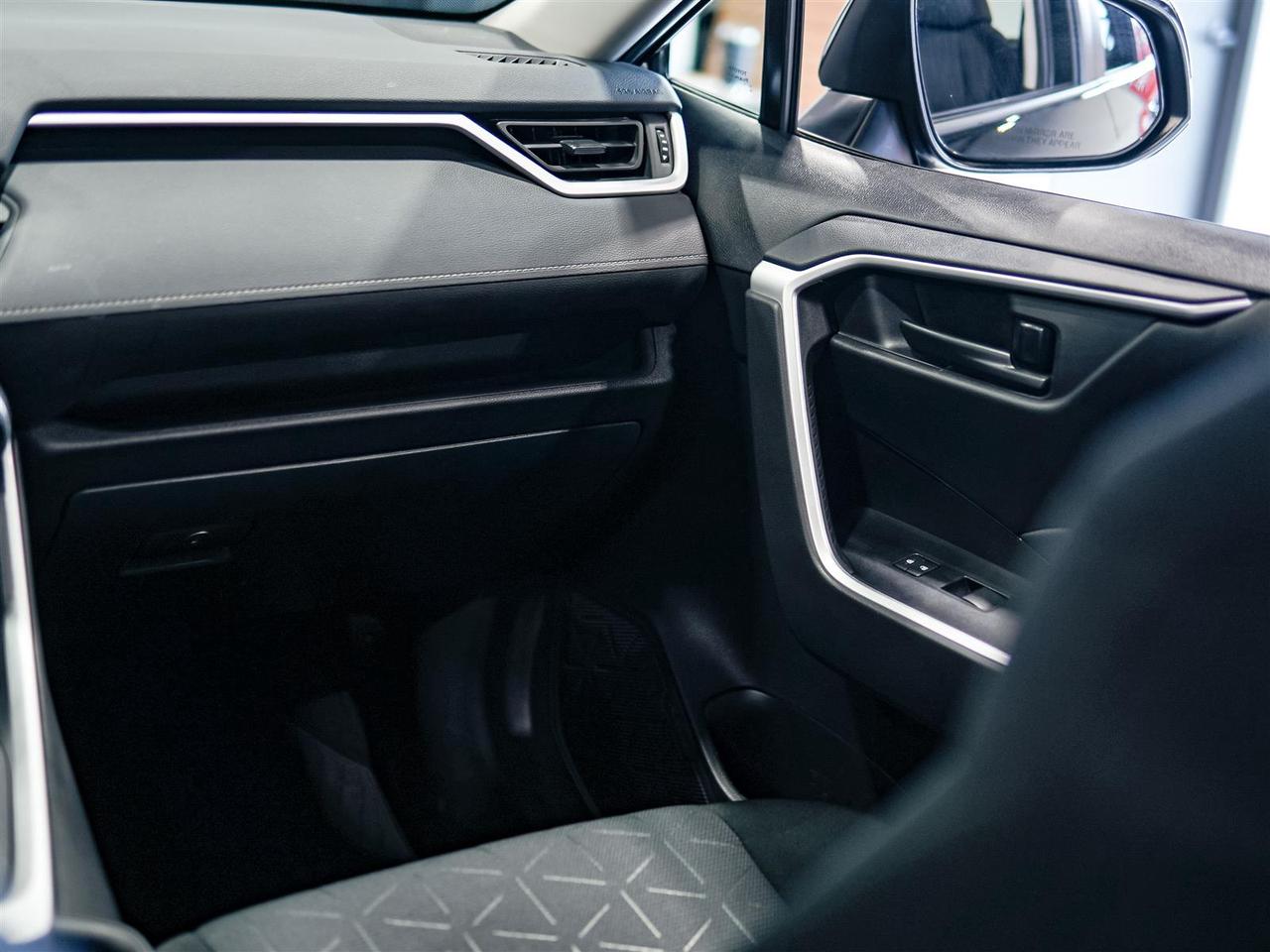 2025 Toyota RAV4 LE AWD | NO ACCIDENTS | APP CONNECT Photo