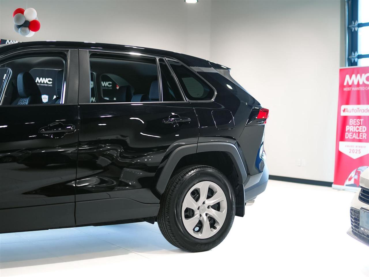 2025 Toyota RAV4 LE AWD | NO ACCIDENTS | APP CONNECT Photo