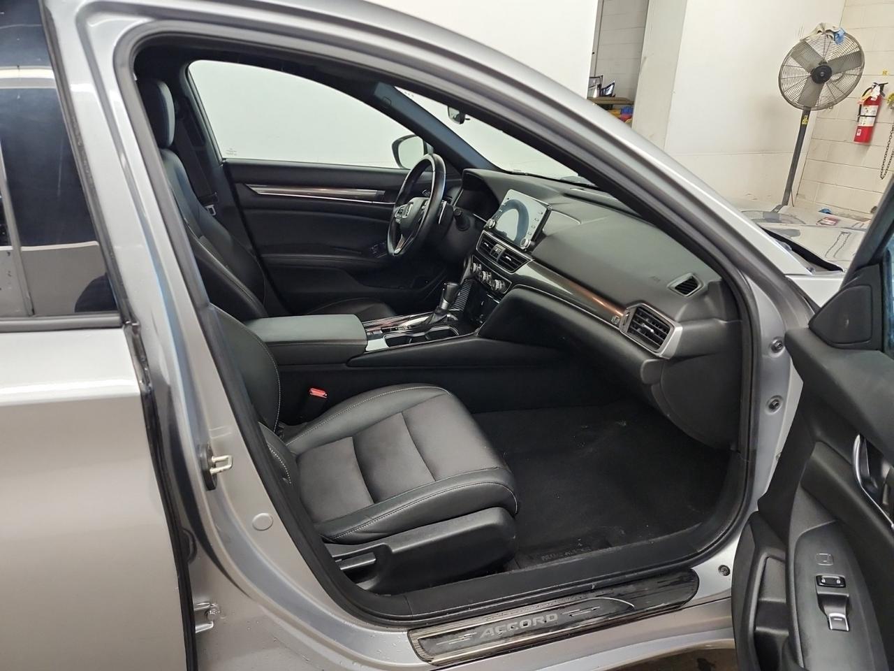 2019 Honda Accord SPORT | NO ACCIDENTS | SUNROOF Photo