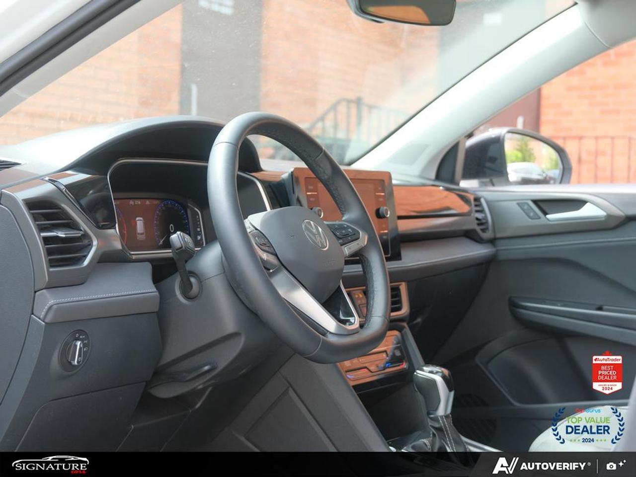 2025 Volkswagen Taos Comfortline Black No Accident Panoramic Roof ACC Photo