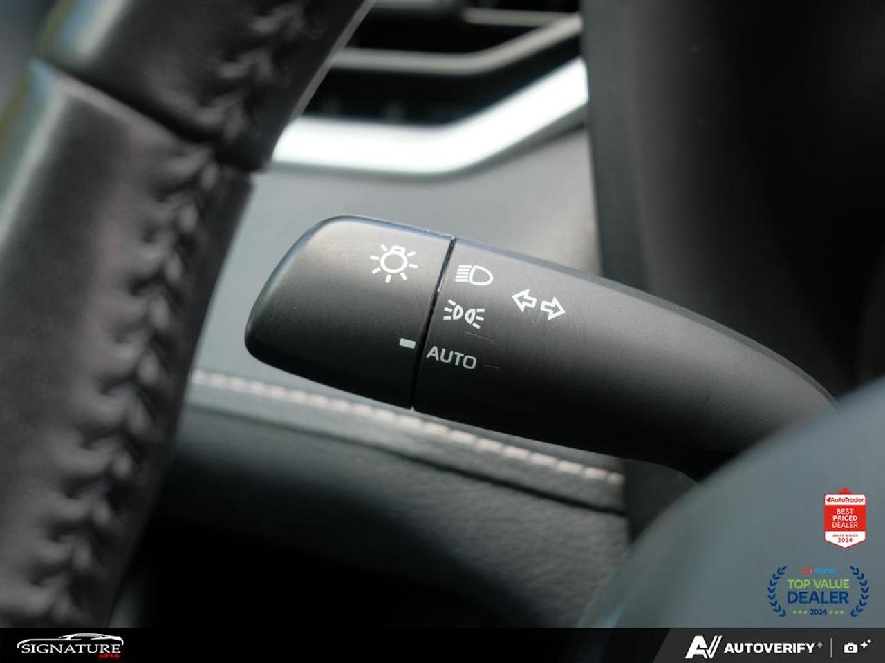 2022 Toyota RAV4 XLE AWD No Accident Sunroof Carplay BSM Photo