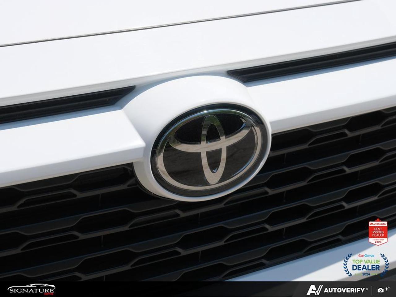 2024 Toyota RAV4 XLE AWD No Accident Sunroof Carplay BSM Photo