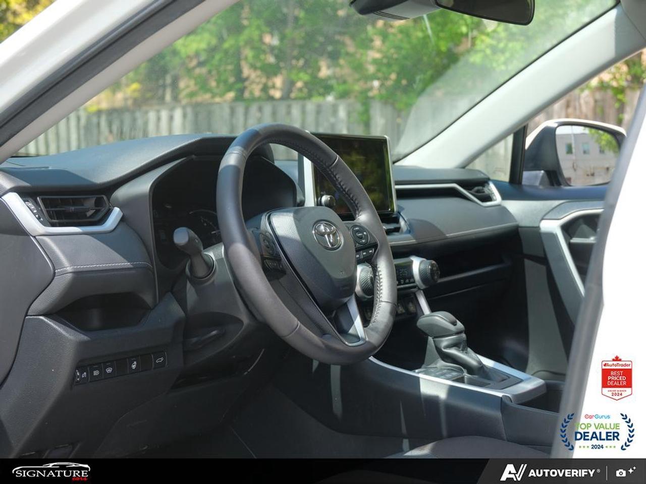 2024 Toyota RAV4 XLE AWD No Accident Sunroof Carplay BSM Photo