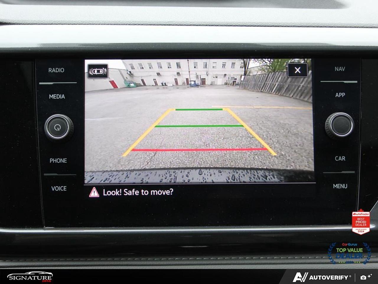 2022 Volkswagen Taos Highline 4Motion Panoramic Roof Leather Photo