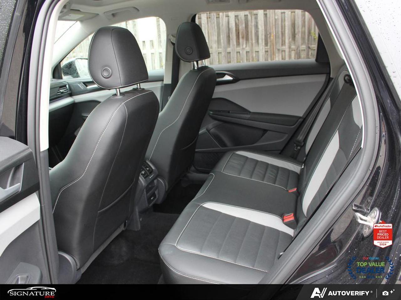 2022 Volkswagen Taos Highline 4Motion Panoramic Roof Leather Photo