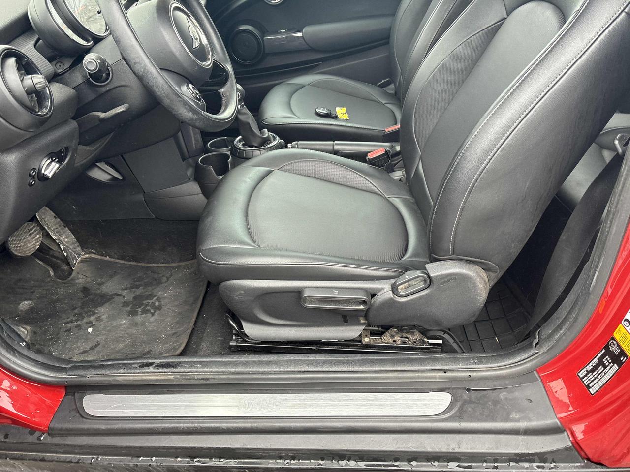 2015 MINI Cooper AUTO, ONLY 82K!! SUNROOF, LEATHER, HEATED SEATS! Photo37
