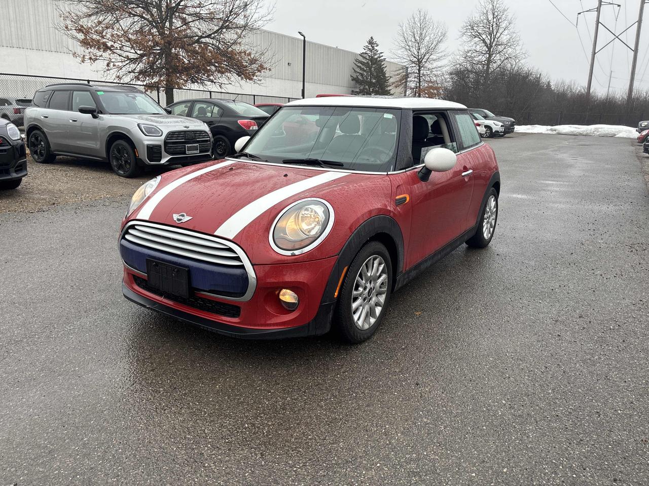 2015 MINI Cooper AUTO, ONLY 82K!! SUNROOF, LEATHER, HEATED SEATS! - Photo #2