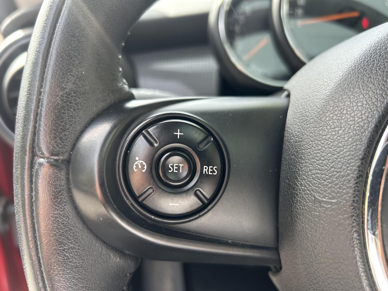 2015 MINI Cooper AUTO, ONLY 82K!! SUNROOF, LEATHER, HEATED SEATS! - Photo #17