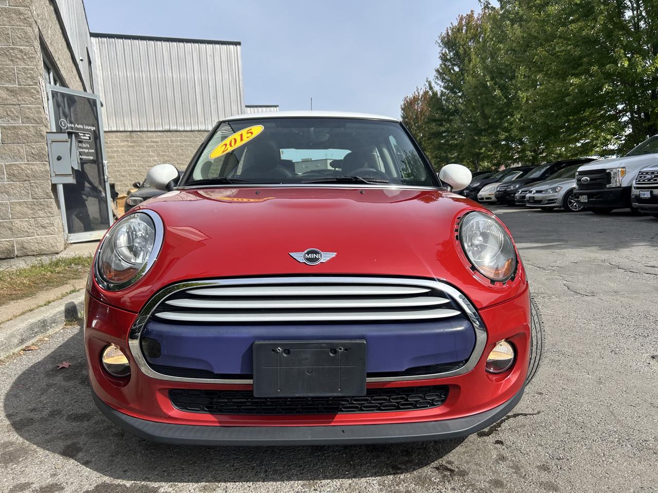 2015 MINI Cooper AUTO, ONLY 82K!! SUNROOF, LEATHER, HEATED SEATS! Photo