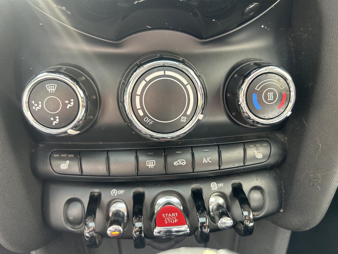 2015 MINI Cooper AUTO, ONLY 82K!! SUNROOF, LEATHER, HEATED SEATS! - Photo #26