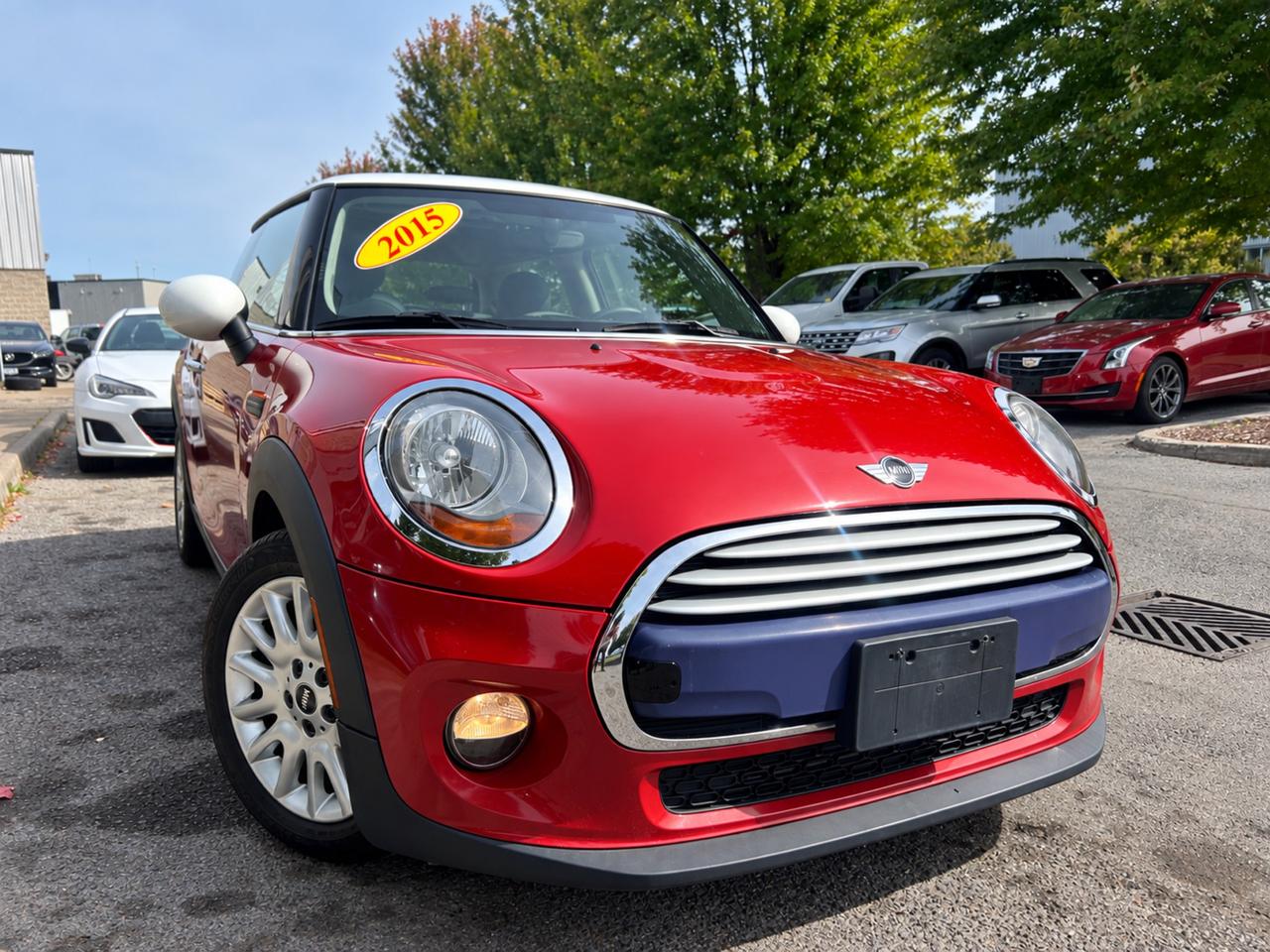 2015 MINI Cooper AUTO, ONLY 82K!! SUNROOF, LEATHER, HEATED SEATS! Photo