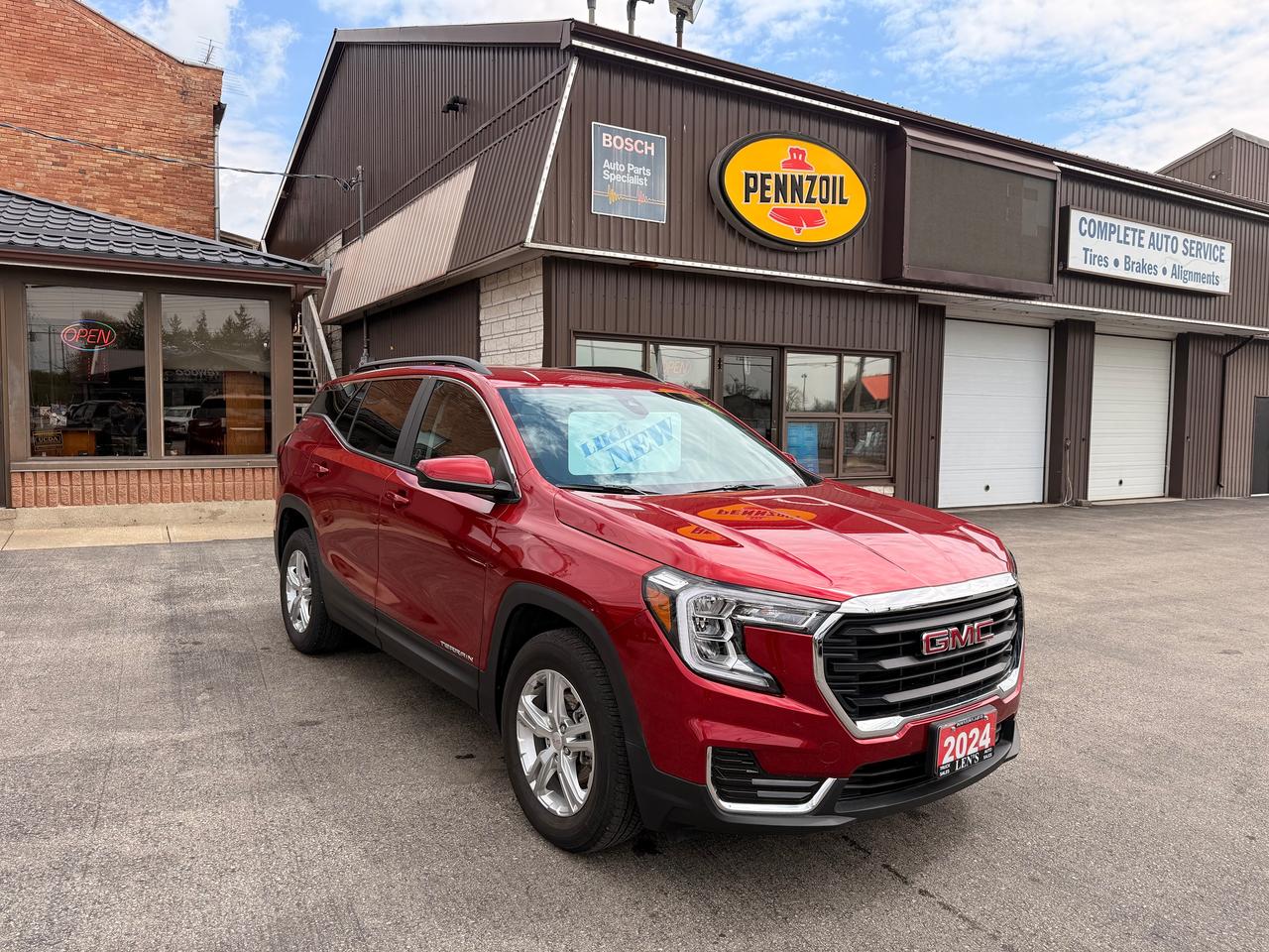 2024 GMC Terrain SLE, ONE OWNER, NO ACCIDENTS Photo