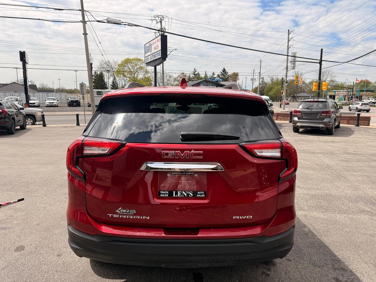 2024 GMC Terrain SLE, ONE OWNER, NO ACCIDENTS Photo