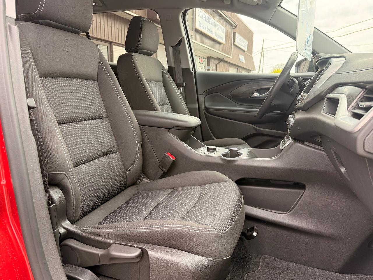 2024 GMC Terrain SLE, ONE OWNER, NO ACCIDENTS Photo
