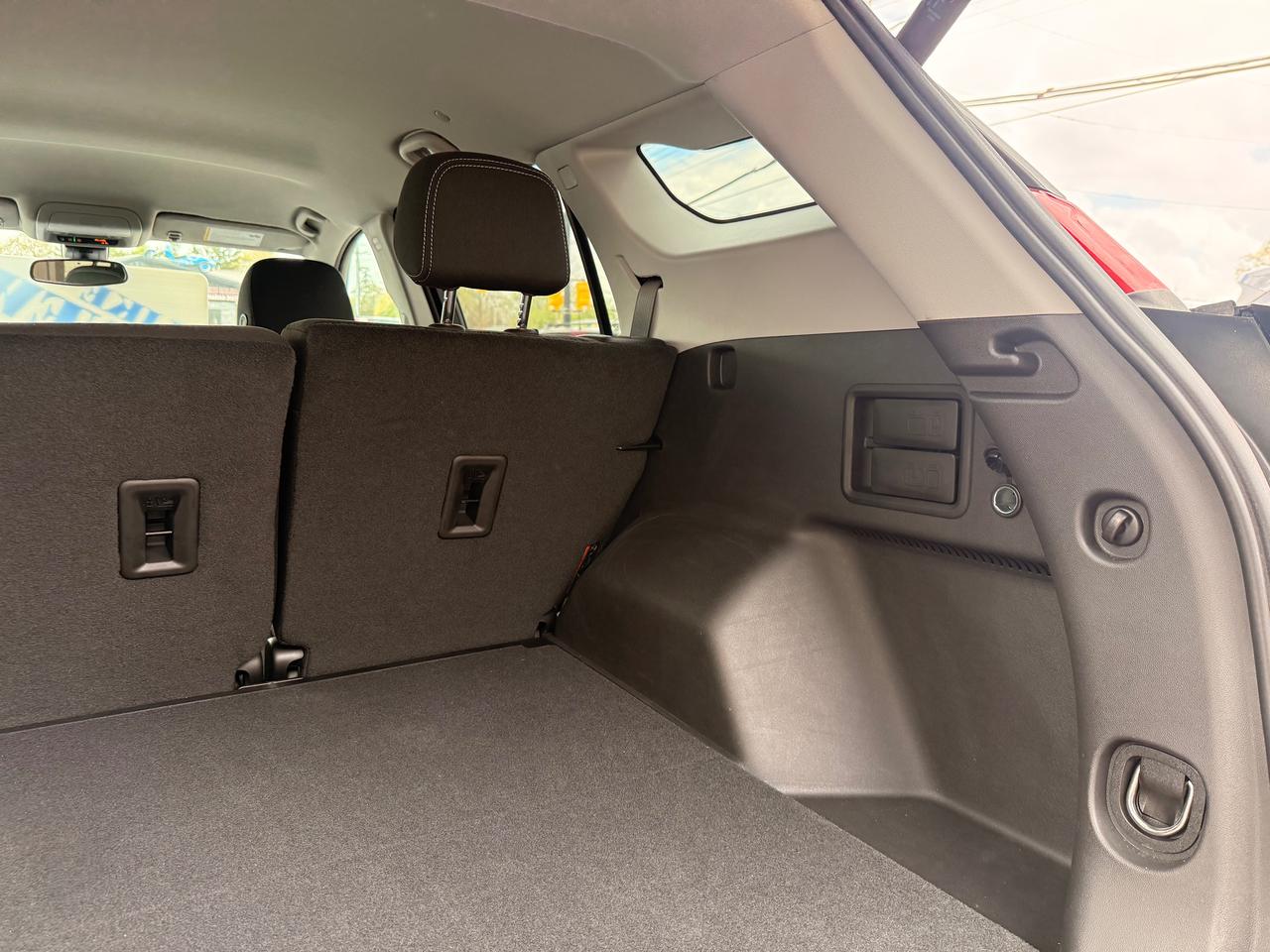 2024 GMC Terrain SLE, ONE OWNER, NO ACCIDENTS Photo