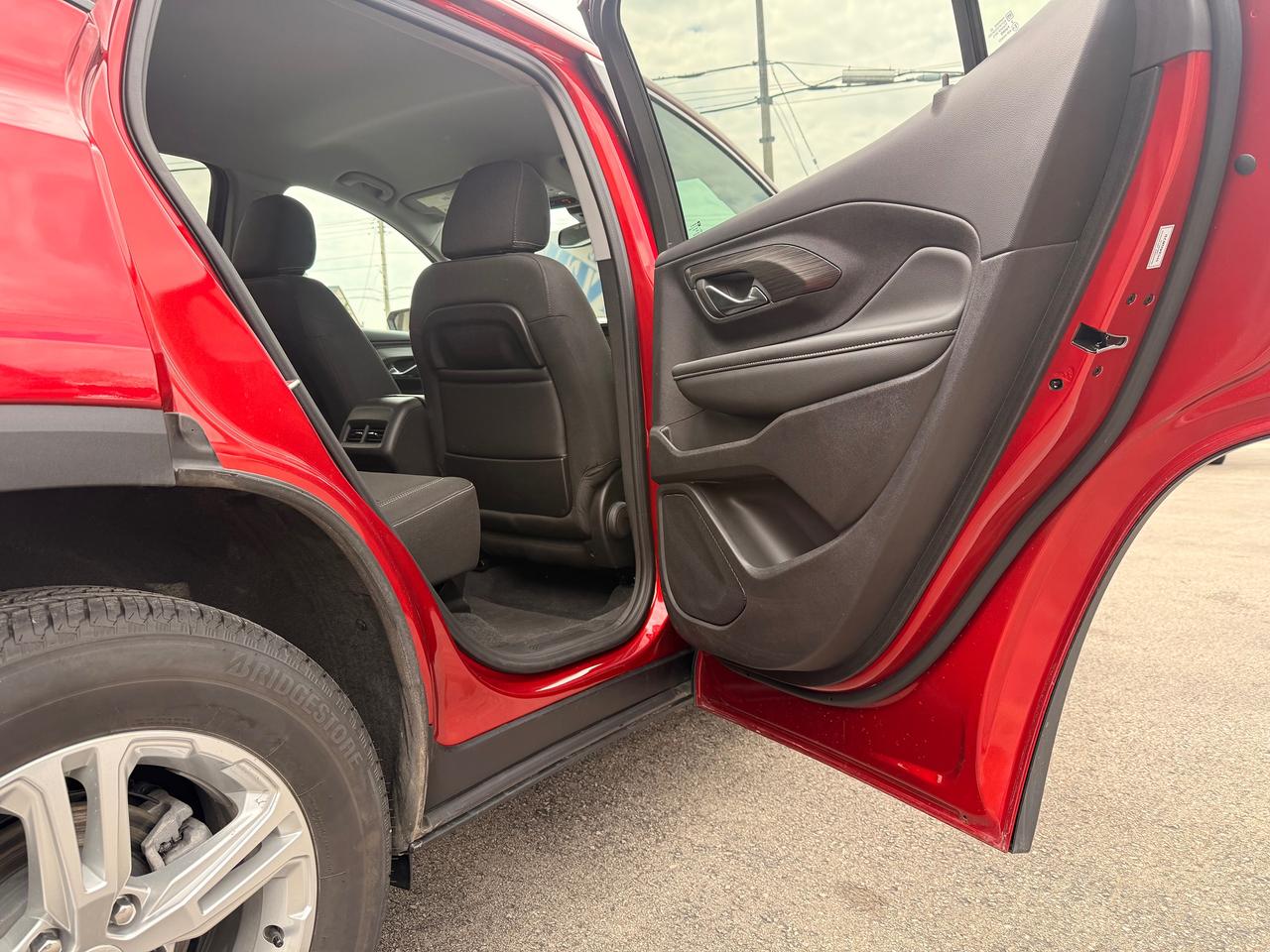 2024 GMC Terrain SLE, ONE OWNER, NO ACCIDENTS Photo