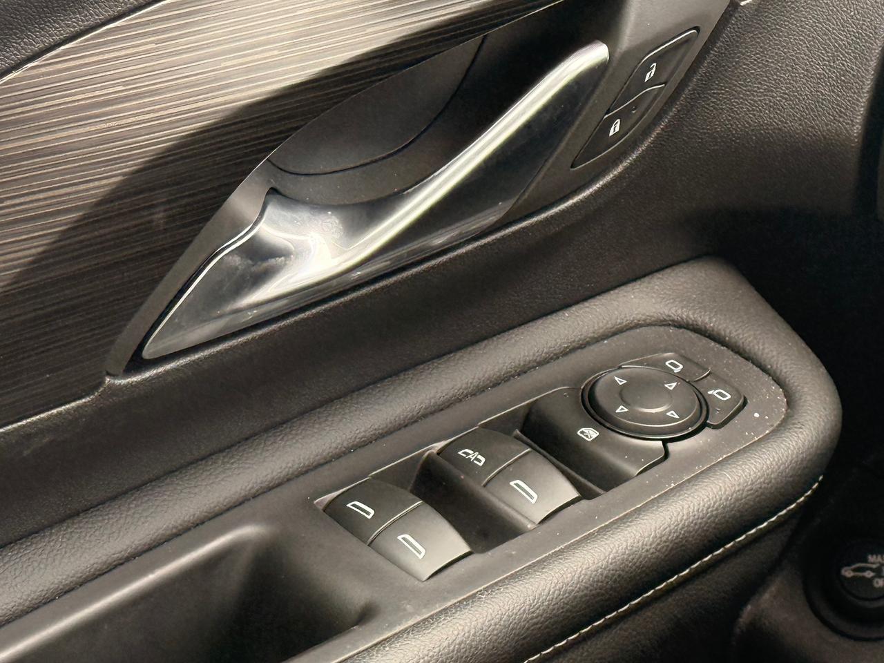 2024 GMC Terrain SLE, ONE OWNER, NO ACCIDENTS Photo