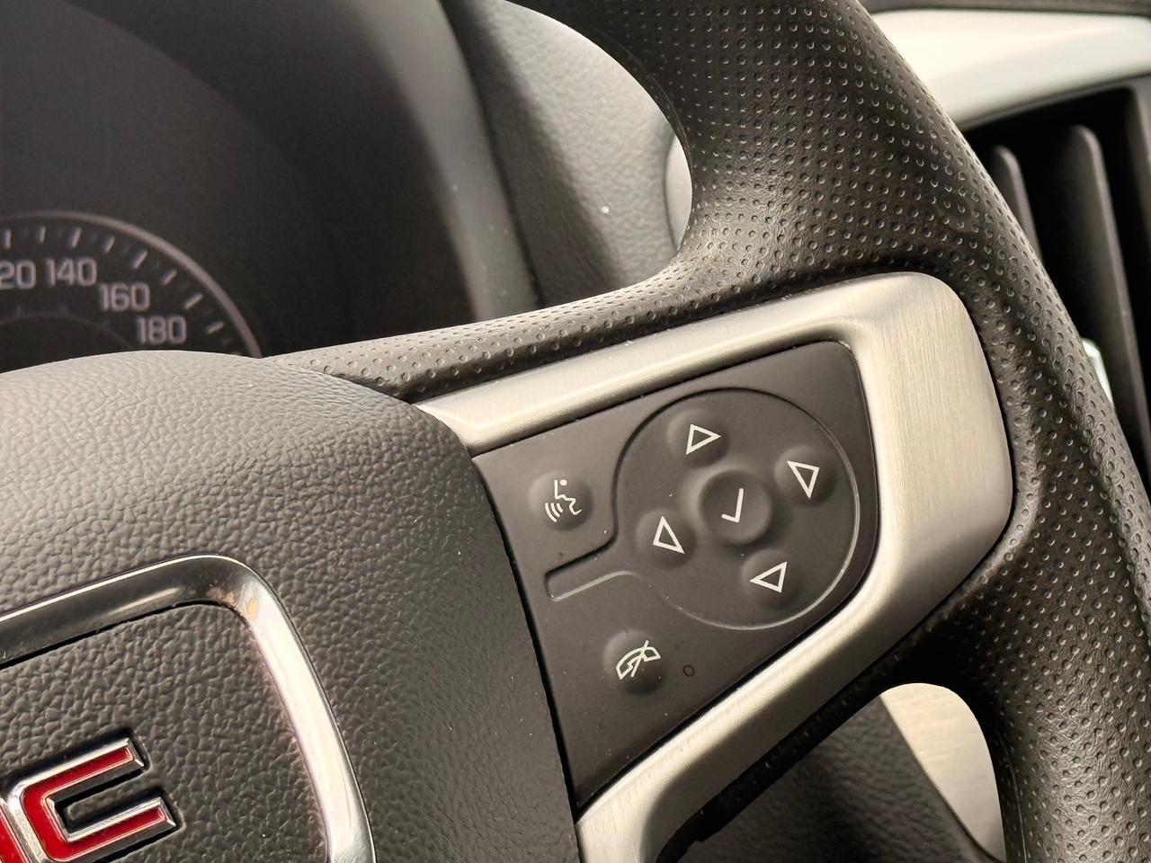 2024 GMC Terrain SLE, ONE OWNER, NO ACCIDENTS Photo
