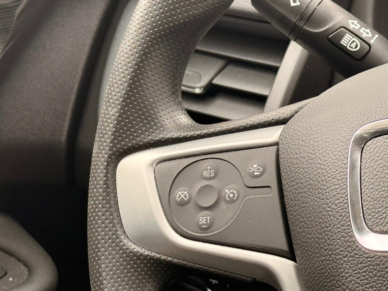 2024 GMC Terrain SLE, ONE OWNER, NO ACCIDENTS Photo