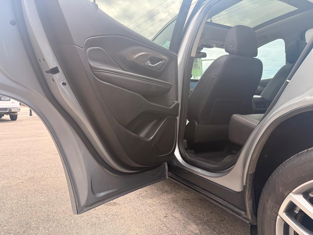 2024 GMC Terrain Denali Photo