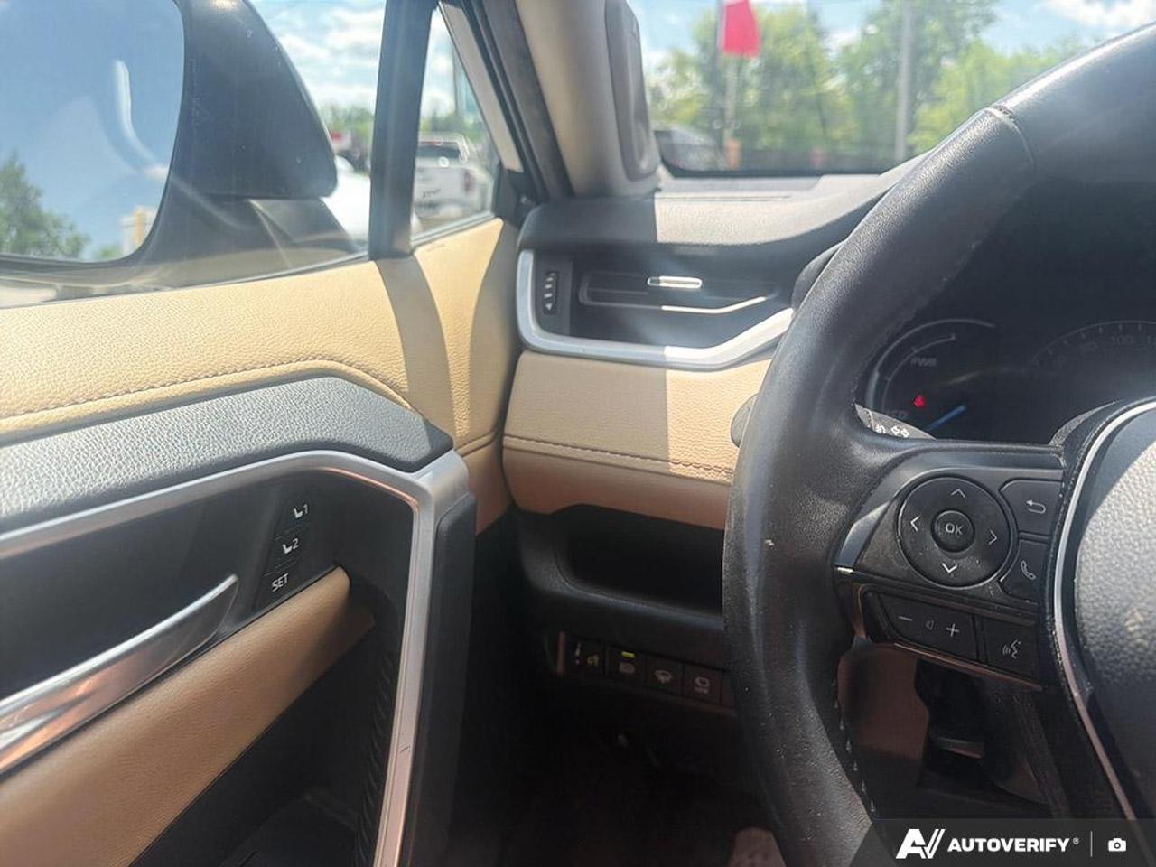 2020 Toyota RAV4 Hybrid Limited  - Leather Seats Photo
