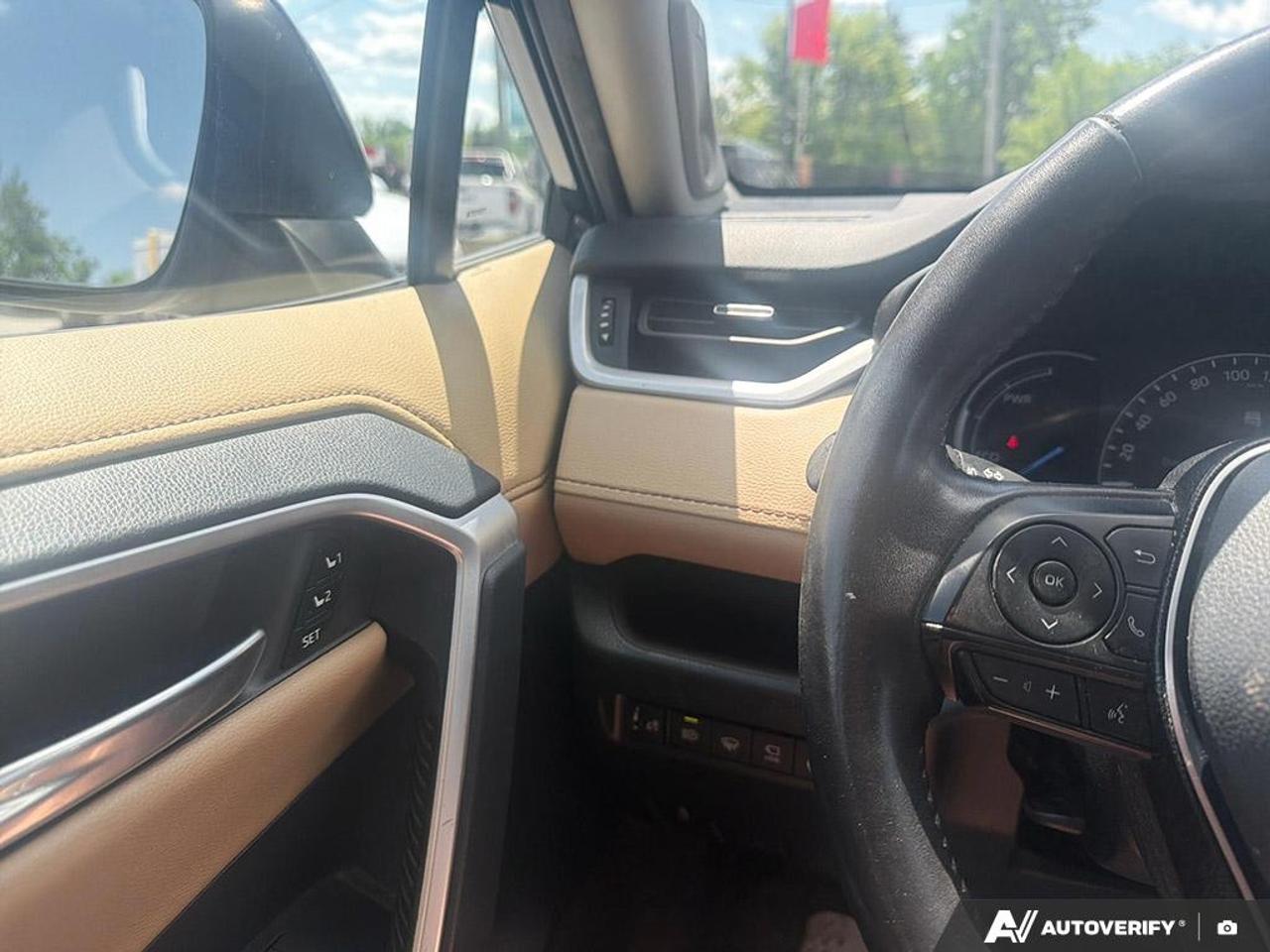 2020 Toyota RAV4 Hybrid Limited  - Leather Seats Photo