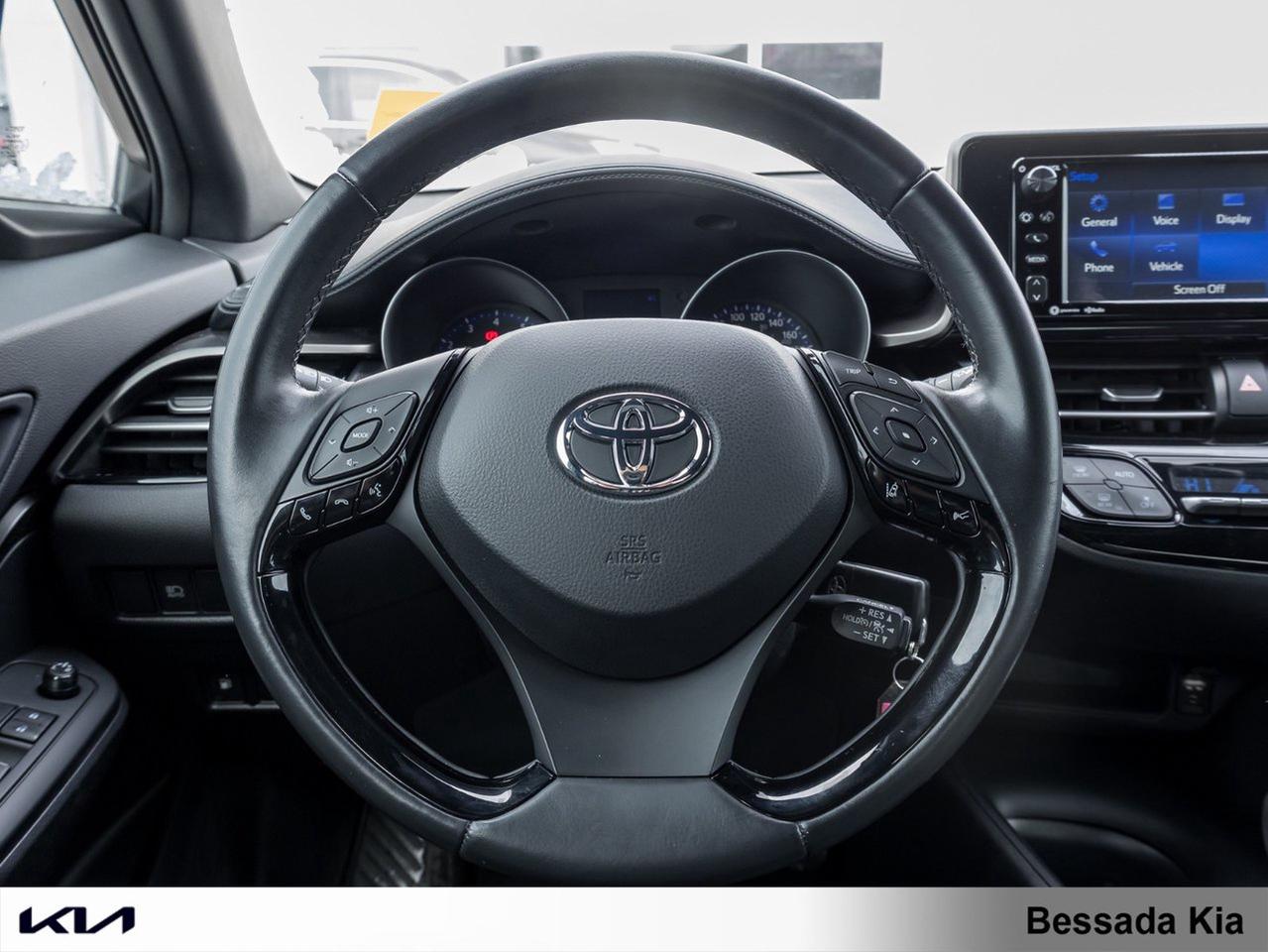 2018 Toyota C-HR XLE Photo