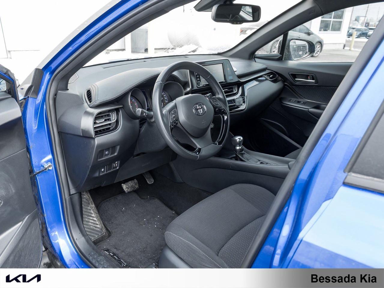 2018 Toyota C-HR XLE Photo