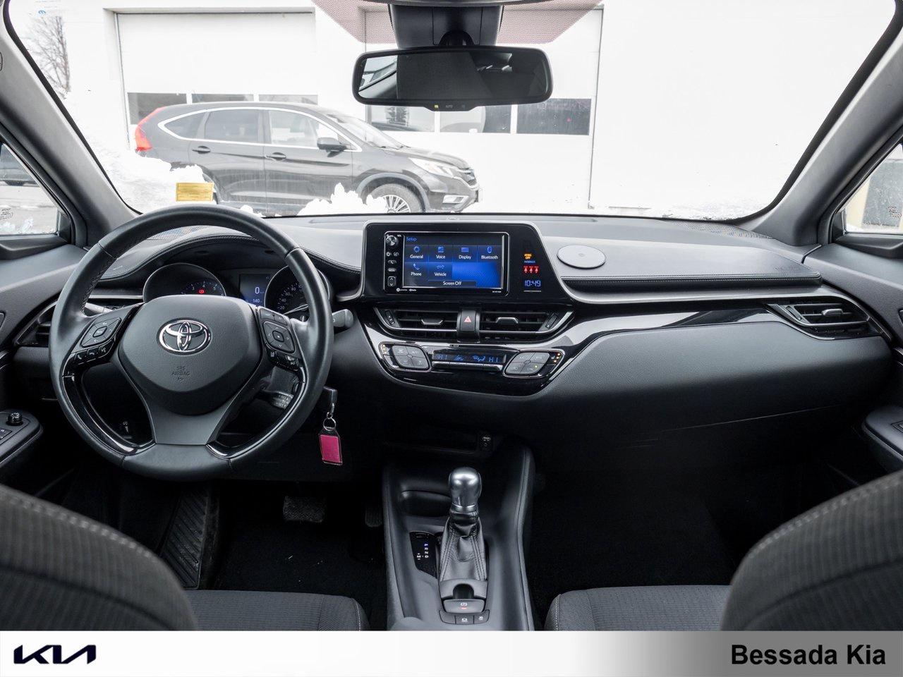 2018 Toyota C-HR XLE Photo
