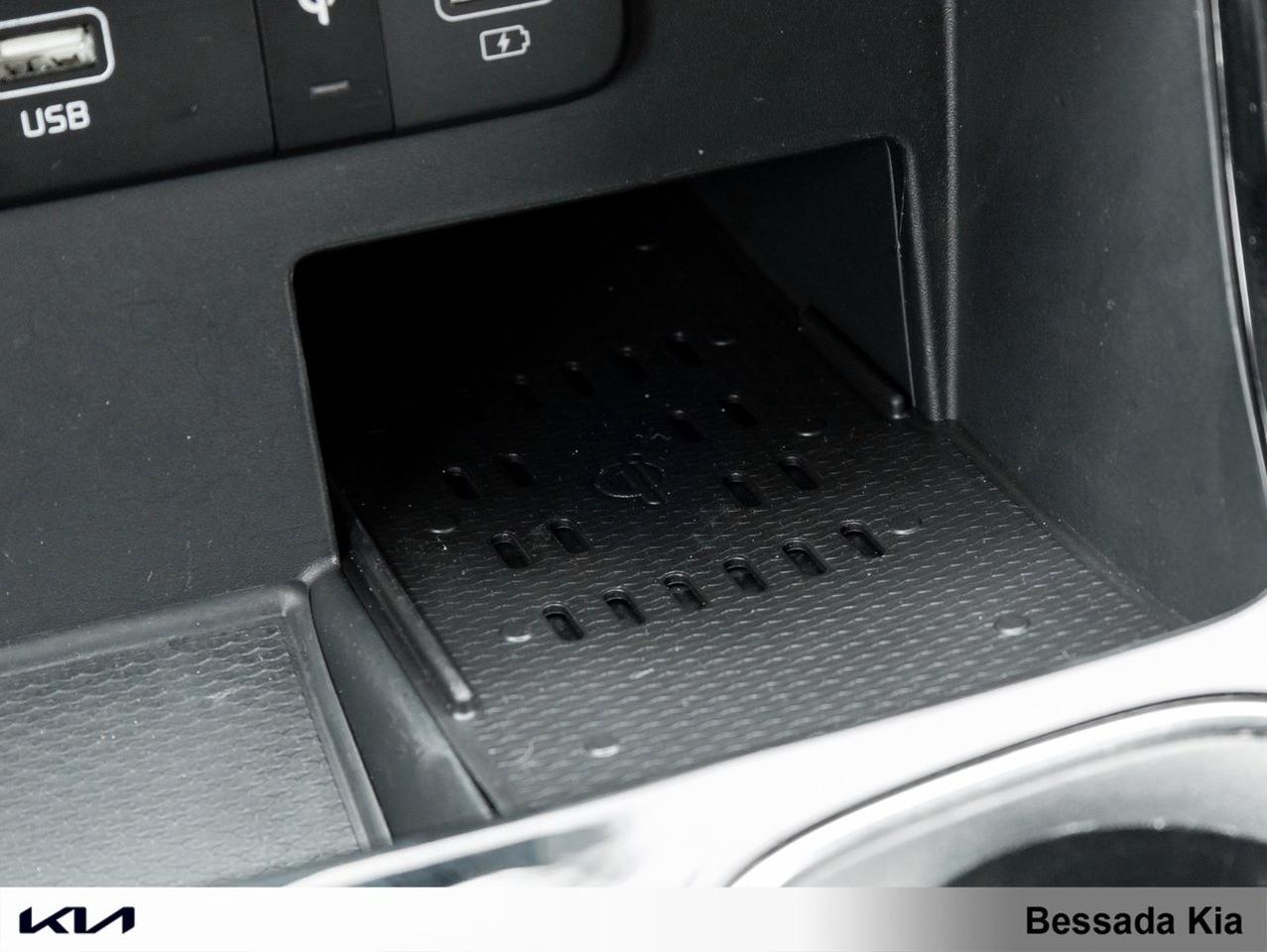 2024 Kia Carnival EX+ Photo
